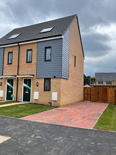 3 Bedroom Semi-Detached House To Rent In Croft Way, Wymondham, NR18