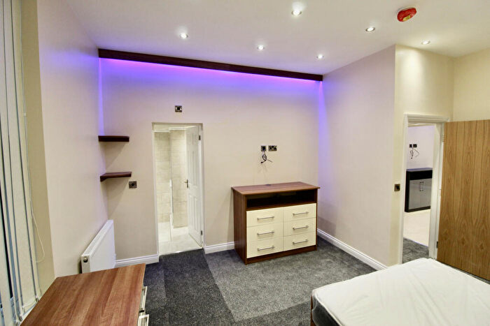 1 Bedroom House To Rent In Ashwood Terrace, Leeds, LS6
