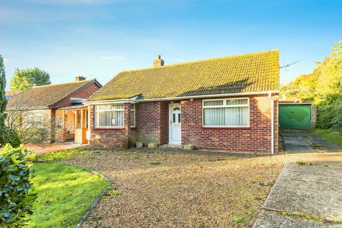 2 Bedroom Detached Bungalow For Sale In Cambridge Road, Hardwick, Cambridge, CB23