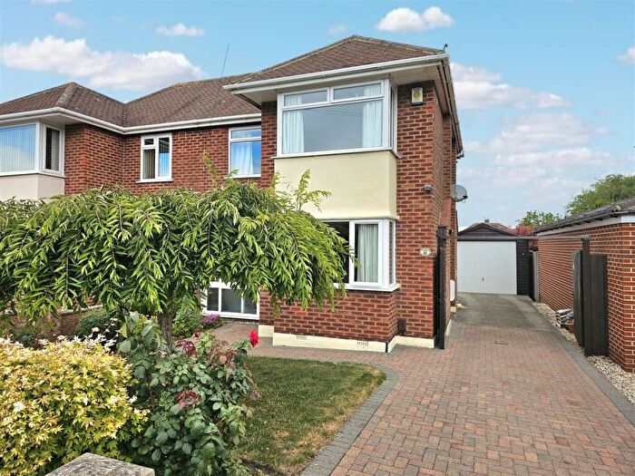 3 Bedroom Semi-Detached House For Sale In Brooklands Park, Longlevens, Gloucester, GL2