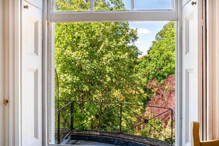2 Bedroom Apartment To Rent In Cavendish Road, BA1