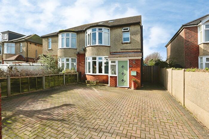 4 Bedroom Semi Detached House For Sale In Palmyra Road, Gosport, PO12