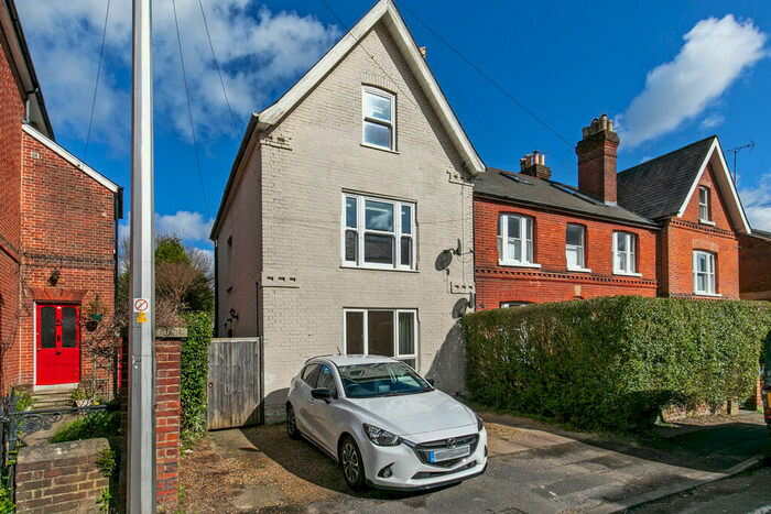 2 Bedroom Flat To Rent In Victoria Road, Winchester, SO23