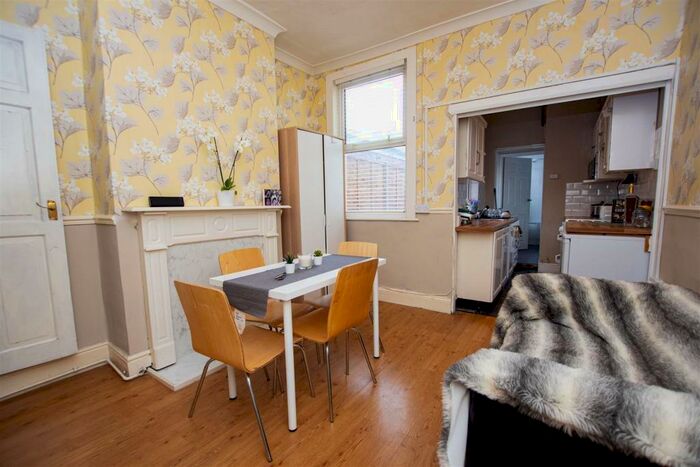 2 Bedroom House To Rent In Gleave Road, Selly Oak, Birmingham, B29