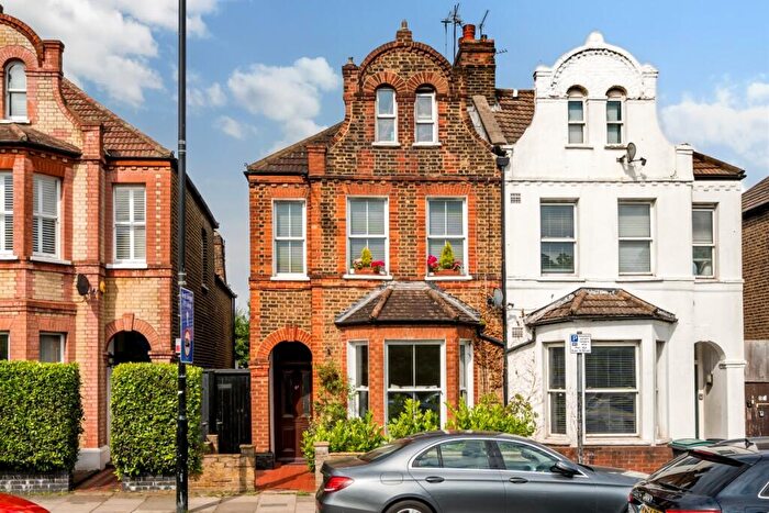 2 Bedroom Flat To Rent In Buckingham Road London, N22