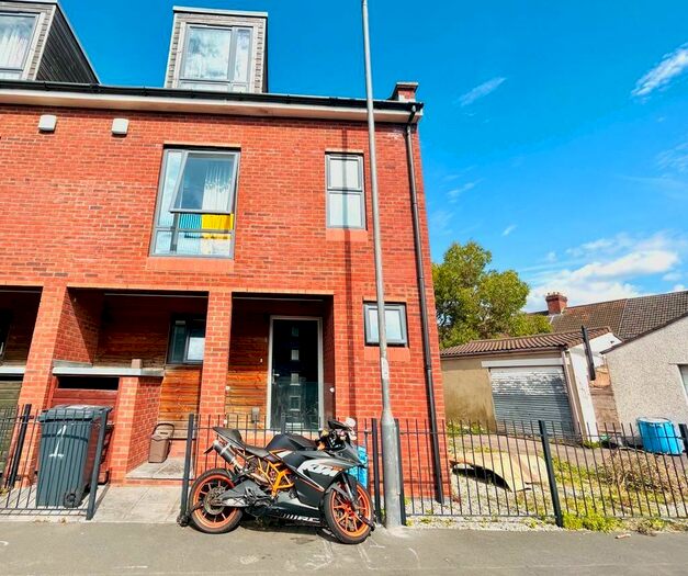 4 Bedroom House To Rent In Portview Road, Avonmouth, BS11