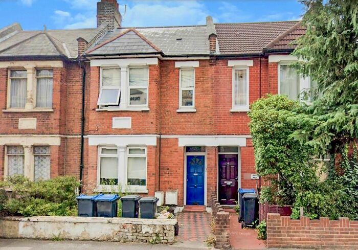 1 Bedroom Flat To Rent In Kingston Road, London, SW20