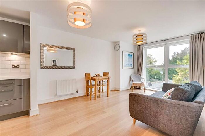 2 Bedroom Flat To Rent In Ketley House, London, SW18