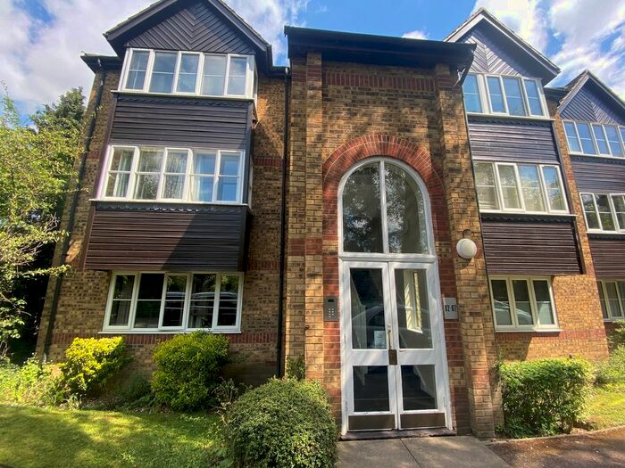 2 Bedroom Flat To Rent In River Meads, Stanstead Abbotts, Ware, SG12