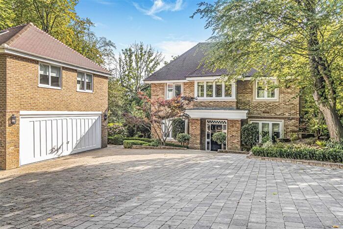 5 Bedroom Detached House For Sale In Burwood Place, Hadley Wood, EN4