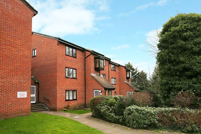 1 Bedroom Apartment To Rent In Gladbeck Way, Enfield, EN2
