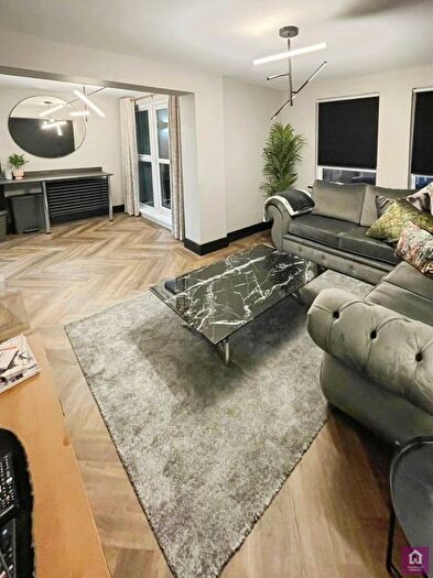 3 Bedroom Flat For Sale In Silver Jubilee Walk, Northen Quarter, Manchester City Centre, M4