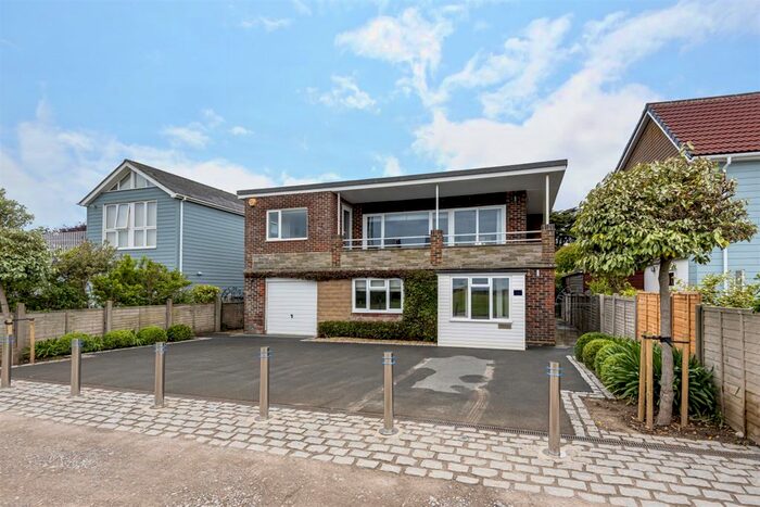 3 Bedroom Detached House For Sale In East Beach Road, Selsey, PO20