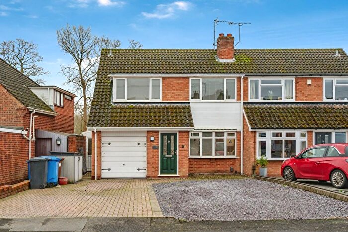 3 Bedroom Semi Detached House For Sale In Dama Road, Fazeley, Tamworth, B78