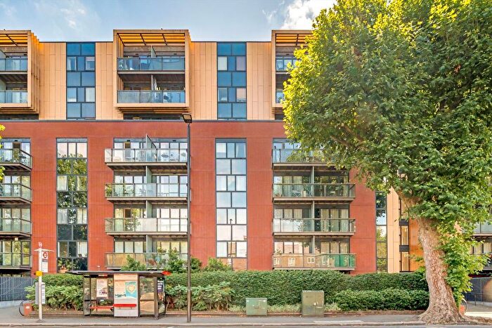 2 Bedroom Flat For Sale In London Road, Isleworth, TW7
