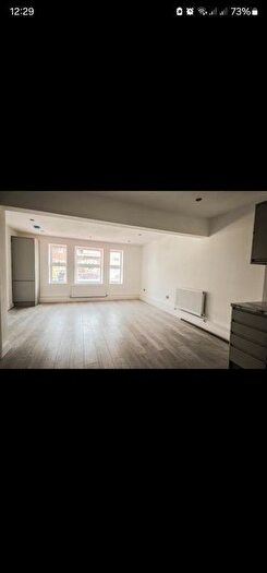 Studio To Rent In Green Lane, Dagenham, RM8