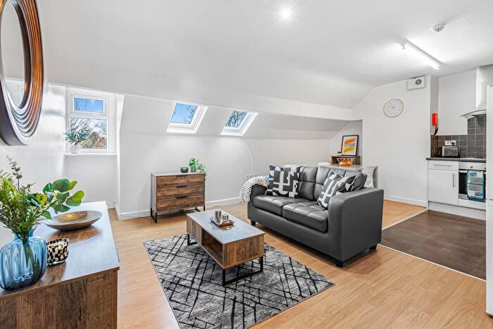 1 Bedroom Flat To Rent In Brookfield Road, Leeds, LS6