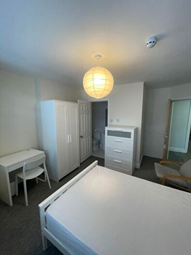 6 Bedroom House To Rent In Kingsholm Road, Bristol, BS10