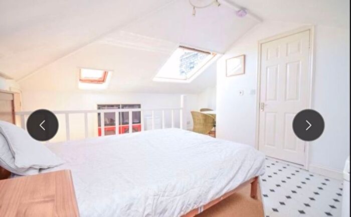 1 Bedroom Flat To Rent In Warwick Gardens, London, W14