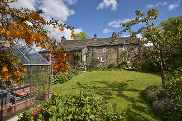 3 Bedroom House For Sale In Macclesfield Road, Kettleshulme, SK23