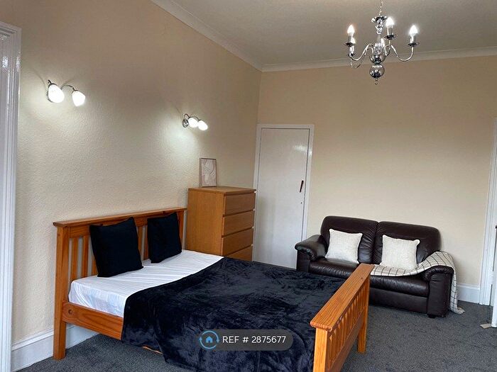 4 Bedroom Flat To Rent In West Princes St, Glasgow, G4
