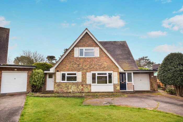 3 Bedroom Property For Sale In The Outlook, Friston, Eastbourne, BN20