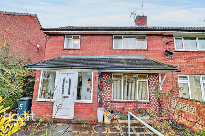 3 Bedroom Terraced House For Sale In Imber Walk, Swindon, SN2