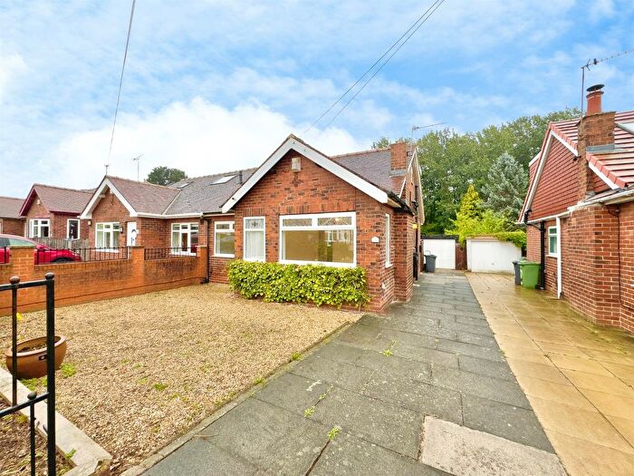 4 Bedroom Semi-Detached House For Sale In Kelmscott Garth, Leeds, LS15