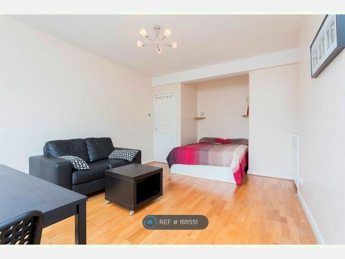 Studio To Rent In Jeffreys Court, London, SW4