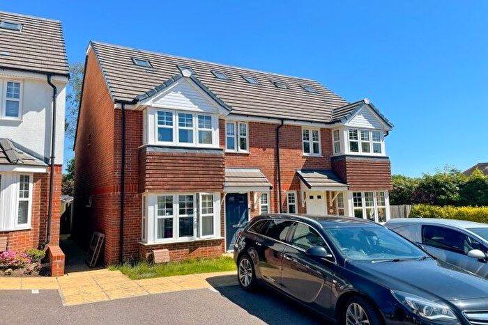4 Bedroom Property To Rent In Horwich Close, Crowborough, TN6