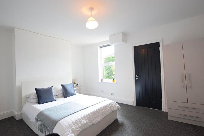 6 Bedroom Terraced House To Rent In Knight Place - Student En Suite House - /, LN5