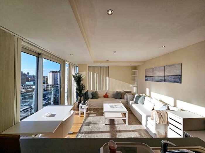 2 Bedroom Apartment To Rent In Albion Street Leeds, LS2