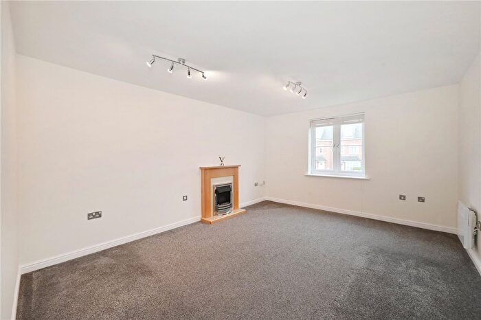 2 Bedroom Flat To Rent In Crowe Road, Bedford, Bedfordshire, MK40