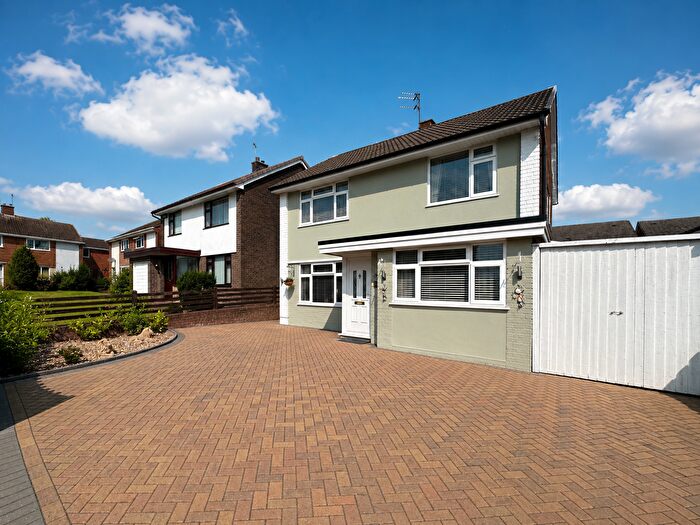 3 Bedroom Detached House For Sale In Milldale Crescent, Fordhouses, Wolverhampton, WV10