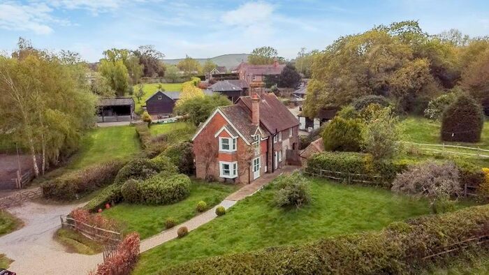 3 Bedroom Semi-Detached House To Rent In Hurst Road, Hassocks, BN6