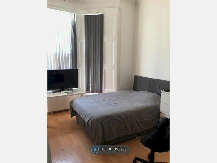 Studio To Rent In Barons Court Road, West Kensington/Barons Court, W14