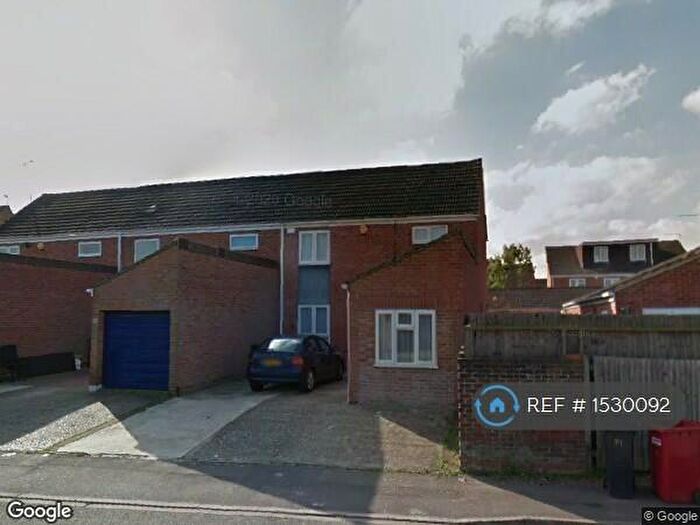 4 Bedroom Terraced House To Rent In Rochfords Gardens, Slough, SL2