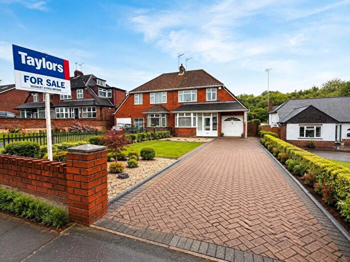 3 Bedroom Semi-Detached House For Sale In Himley Road, Gornal Wood, DY3