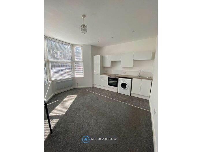 1 Bedroom Flat To Rent In Gold Street, Cardiff, CF24