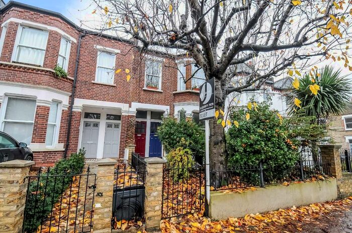 2 Bedroom Flat To Rent In Allfarthing Lane, London SW18