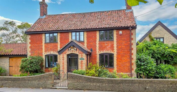 5 Bedroom Detached House For Sale In Heath Road, Woolpit, Bury St. Edmunds, IP30