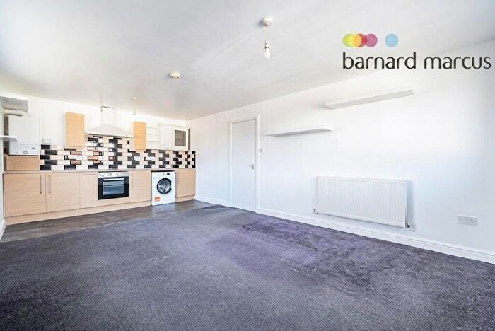 1 Bedroom Flat To Rent In Miles Road, Mitcham, CR4