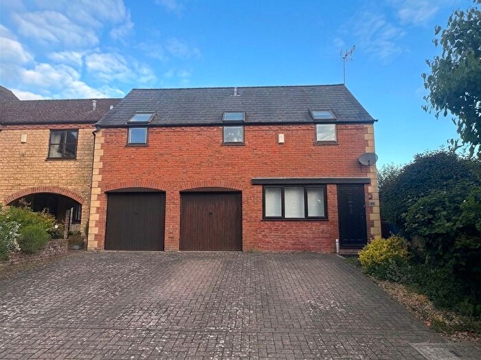 2 Bedroom End Terrace House For Sale In Foxdown Close, Kidlington, OX5