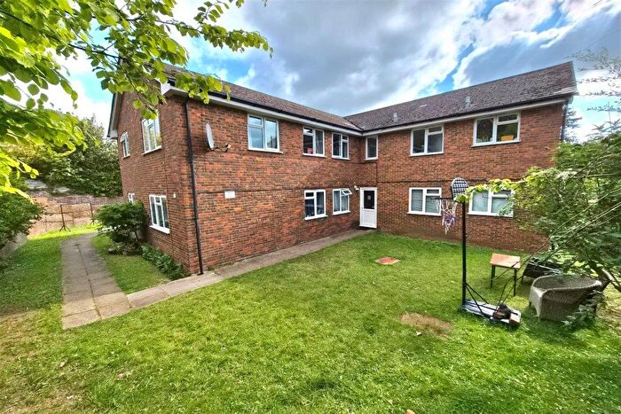 2 Bedroom Flat For Sale In Martens Place, Nightingale Road, Godalming, GU7