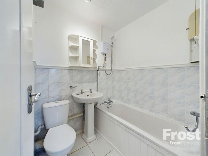 1 Bedroom Terraced House To Rent In Shellfield Close, Staines-Upon-Thames, Surrey, TW19