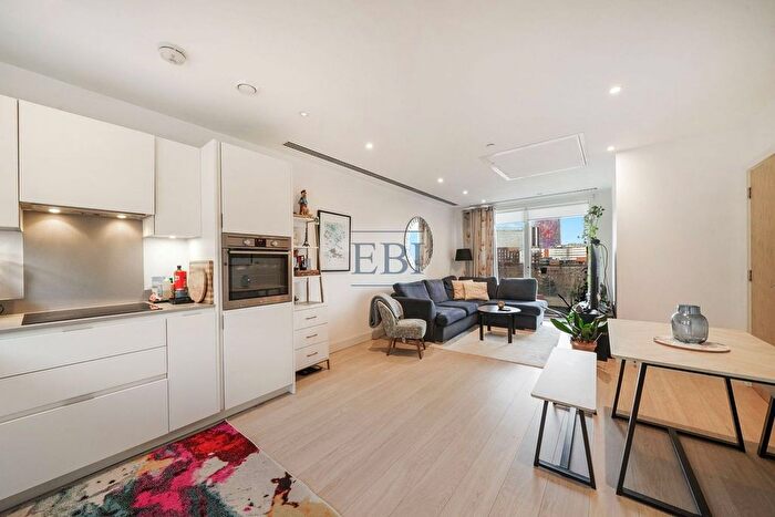 3 Bedroom Flat For Sale In Rainier Apartments, Cherry Orchard Road, Croydon, CR0