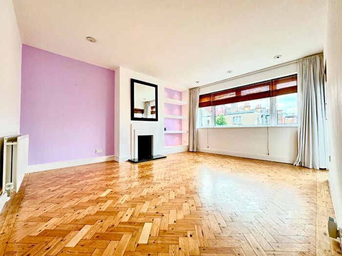 2 Bedroom Flat To Rent In Rosebery Gardens, Crouch End, N8