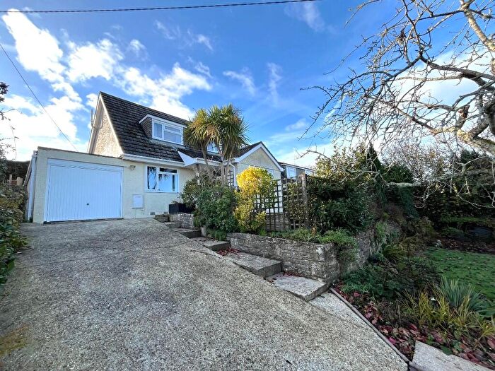 4 Bedroom Detached House For Sale In Valley Road, BH20