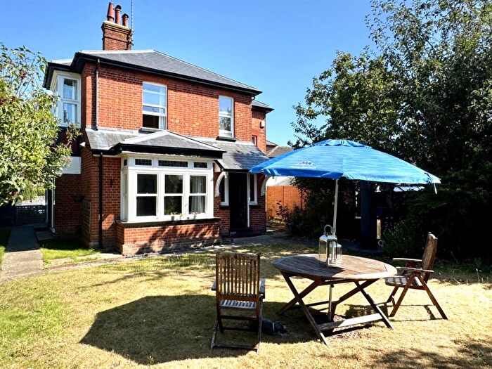 4 Bedroom Detached House To Rent In Howard Road, Dorking, RH4