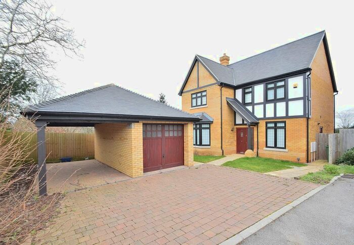 4 Bedroom Detached House To Rent In Rose Court, Wolverton, MK12